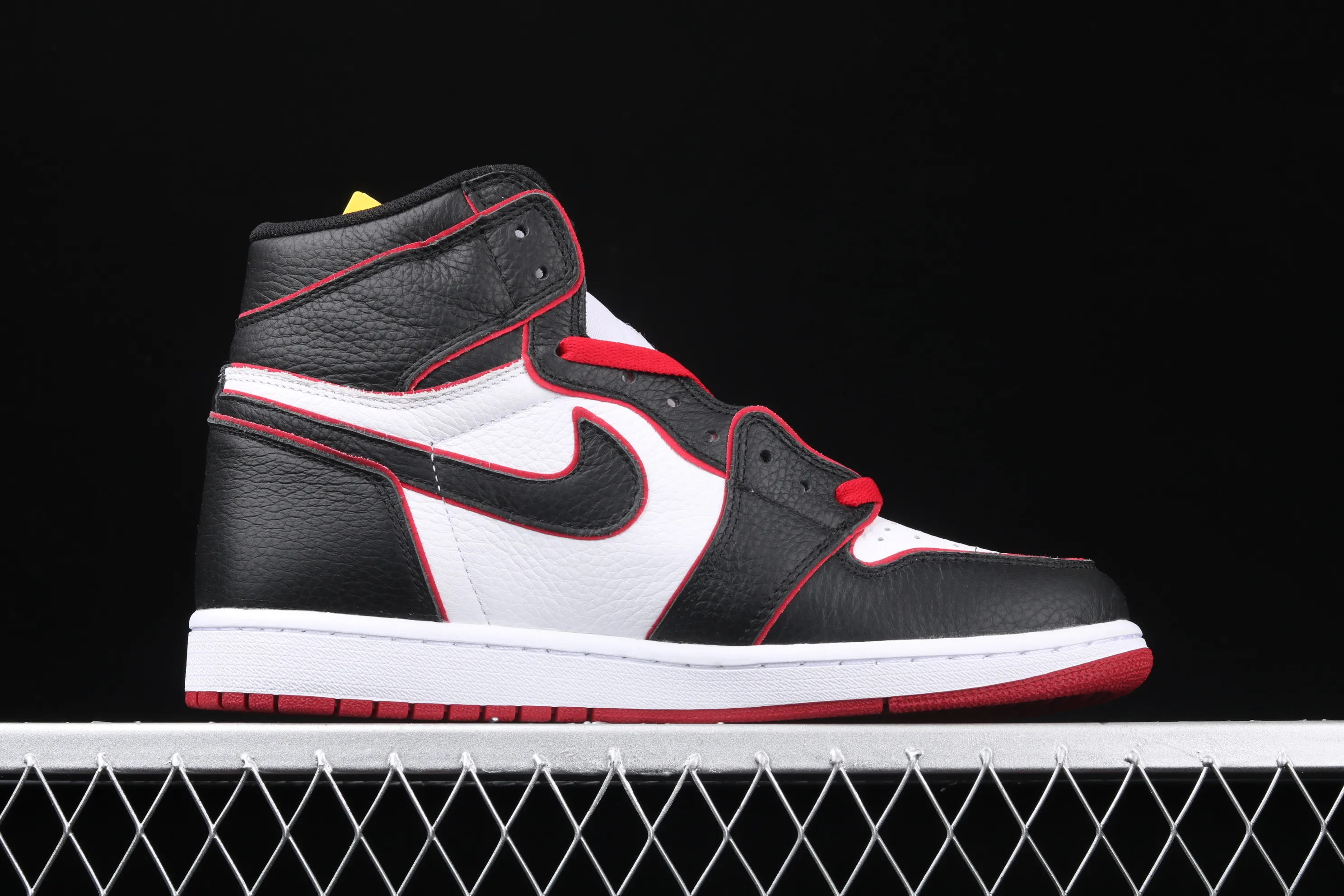 All categories Air Jordan Jordan series basketball shoes Air Jordan 1 High Air Jordan 1 RETRO HIGH OG AJ1 Joe 1 new black and red high frequency flying wing LOGO 555088-062